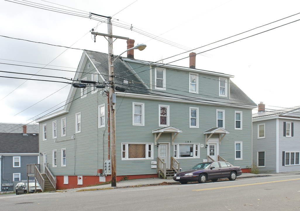 192 Brown St in Westbrook, ME - Foto de edificio