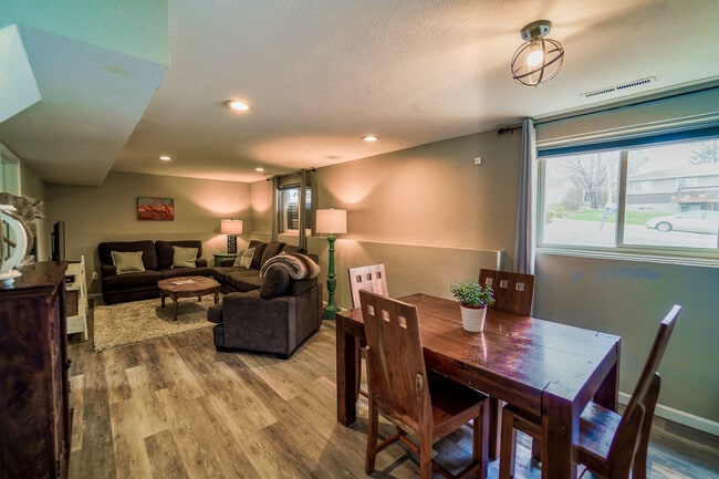 809 Pioneer Ln in Colorado Springs, CO - Building Photo - Building Photo