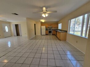 2466 Lakeshore Cir in Port Charlotte, FL - Building Photo - Building Photo