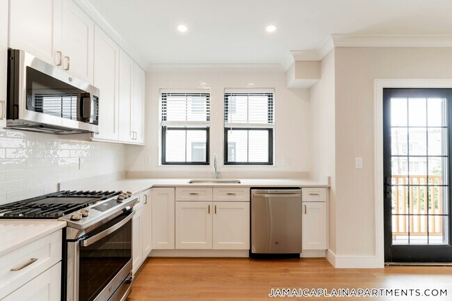 285 Lamartine St