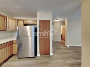 2387 N Lancaster Ln in Round Lake Beach, IL - Foto de edificio - Building Photo