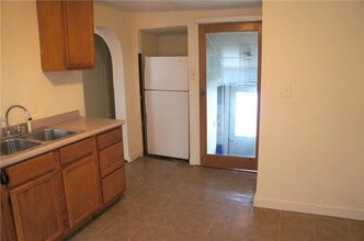 106 W 5th S St in Mount Olive, IL - Building Photo - Building Photo