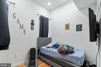 721 N 40th St in Philadelphia, PA - Foto de edificio - Building Photo