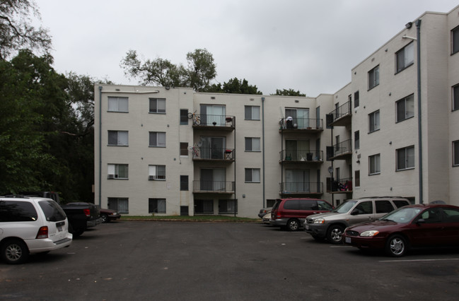 19th Street Apartment Homes in Washington, DC - Building Photo - Building Photo