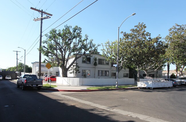 4240 Abner St in Los Angeles, CA - Foto de edificio - Building Photo