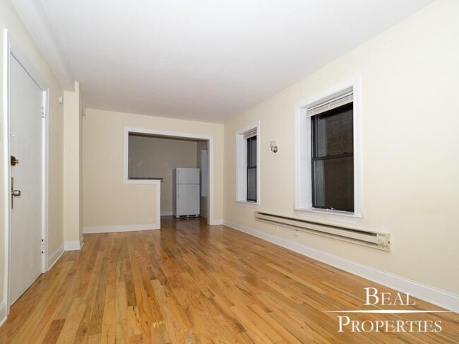 property at 1347 N Dearborn St