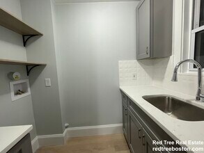 6 Otis St, Unit 2 in Somerville, MA - Building Photo - Building Photo