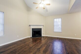 2620 Virginia Cove in Riverdale, GA - Foto de edificio - Building Photo