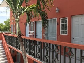 421 NE 68th St in Miami, FL - Building Photo - Building Photo