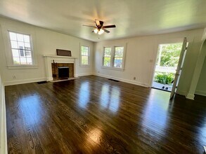 3232 Fairmont Blvd in Knoxville, TN - Foto de edificio - Building Photo