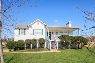 268 Fairview Ln in Dallas, GA - Building Photo