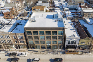 2945 N Milwaukee Ave in Chicago, IL - Foto de edificio - Building Photo