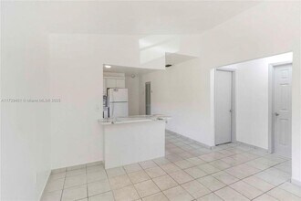 642 E 2nd Ave in Hialeah, FL - Building Photo - Building Photo