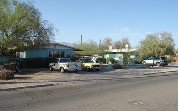 4067-4077 E Bellevue St in Tucson, AZ - Building Photo - Building Photo