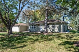 6601 Jersey Ave N in Minneapolis, MN - Building Photo - Building Photo