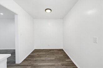 4264 W Broadway in Hawthorne, CA - Building Photo - Building Photo