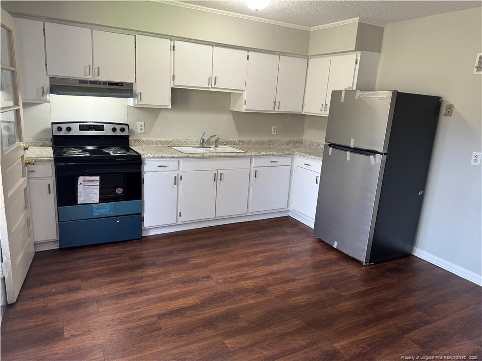 302 Law Rd in Fayetteville, NC - Building Photo