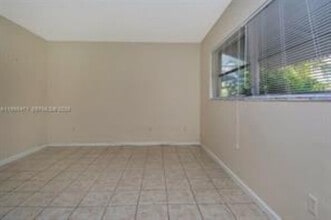 2101 NE 68th St, Unit 103 in Fort Lauderdale, FL - Building Photo - Building Photo