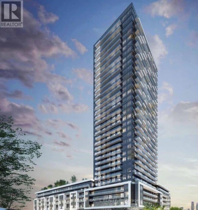 5105 Hurontario St in Mississauga, ON - Building Photo - Building Photo