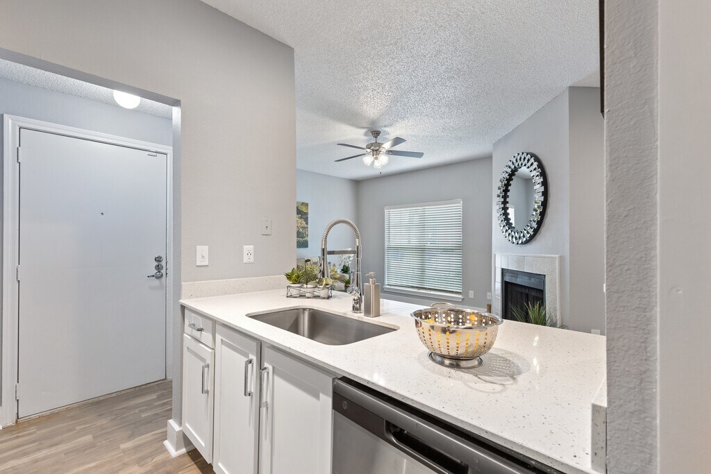 The Bradford on the Park Bedford, TX Apartments