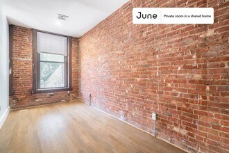 Private bedroom in 4 bed/2 bath Home in New York, NY - Building Photo - Building Photo