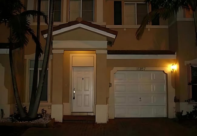 11357 NW 57th Ln in Doral, FL - Building Photo - Building Photo