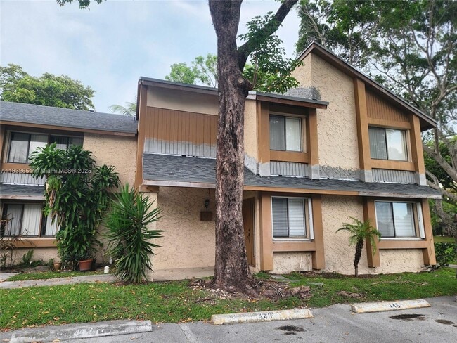 52 Wimbledon Lakes Dr in Plantation, FL - Building Photo - Building Photo
