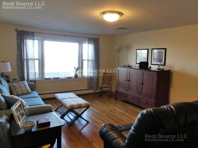 98 Moreland St, Unit 1 in Somerville, MA - Building Photo - Building Photo