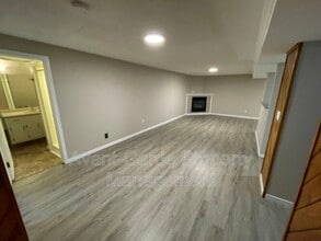 12243-12142 142 Ave NW in Edmonton, AB - Building Photo - Building Photo