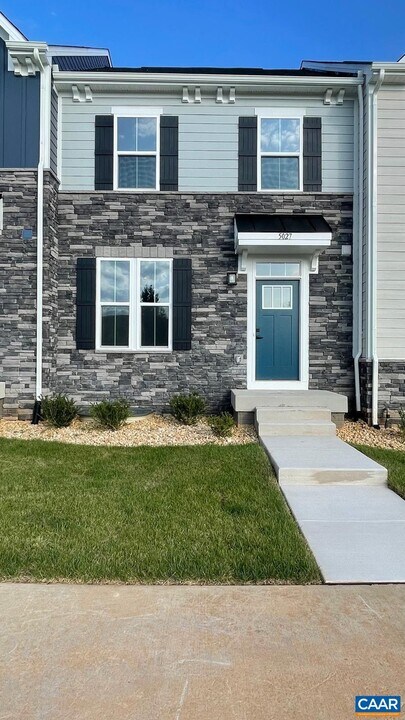 5027 Orchid Bnd in Charlottesville, VA - Building Photo