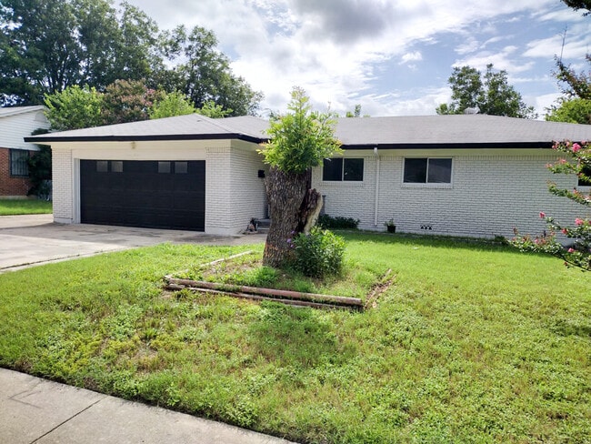 property at 1206 Pine Dr