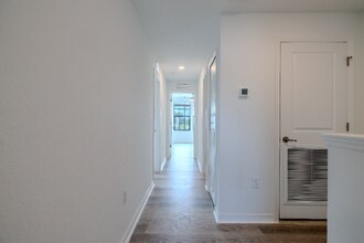 14310 Oviedo Pl in Ft. Myers, FL - Foto de edificio - Building Photo