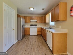 256 Courtyard Cir in Winder, GA - Building Photo - Building Photo