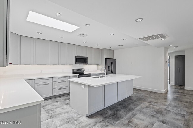 property at 5859 E Thomas Rd