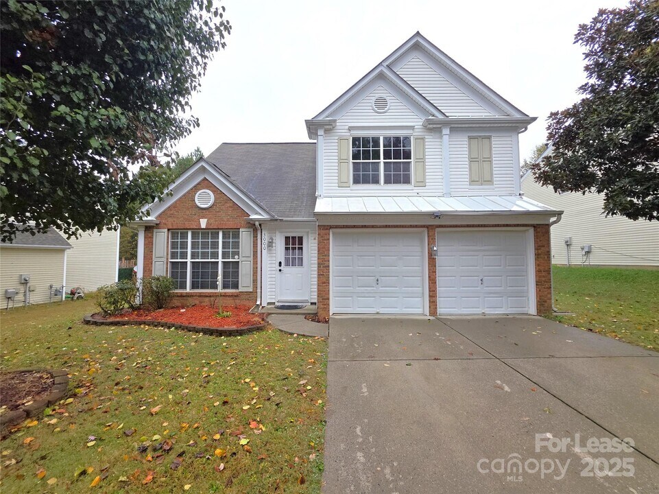 3000 Old Ironside Dr in Charlotte, NC - Building Photo