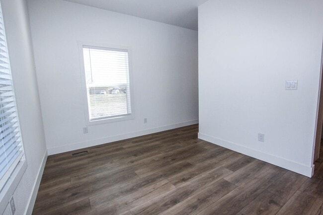 35 W Hawaii Rd in Paulden, AZ - Building Photo - Building Photo