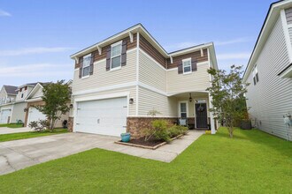 18 Millwood Lake Dr in Savannah, GA - Building Photo - Building Photo