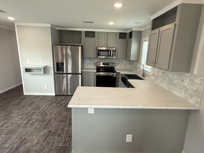 10118 Falvey Lk Ln in Conroe, TX - Building Photo - Building Photo