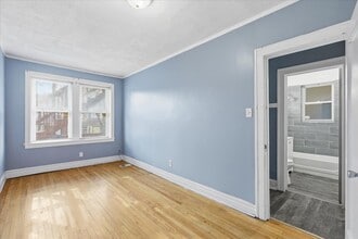 5423 W Quincy St, Unit 1 in Chicago, IL - Foto de edificio - Building Photo