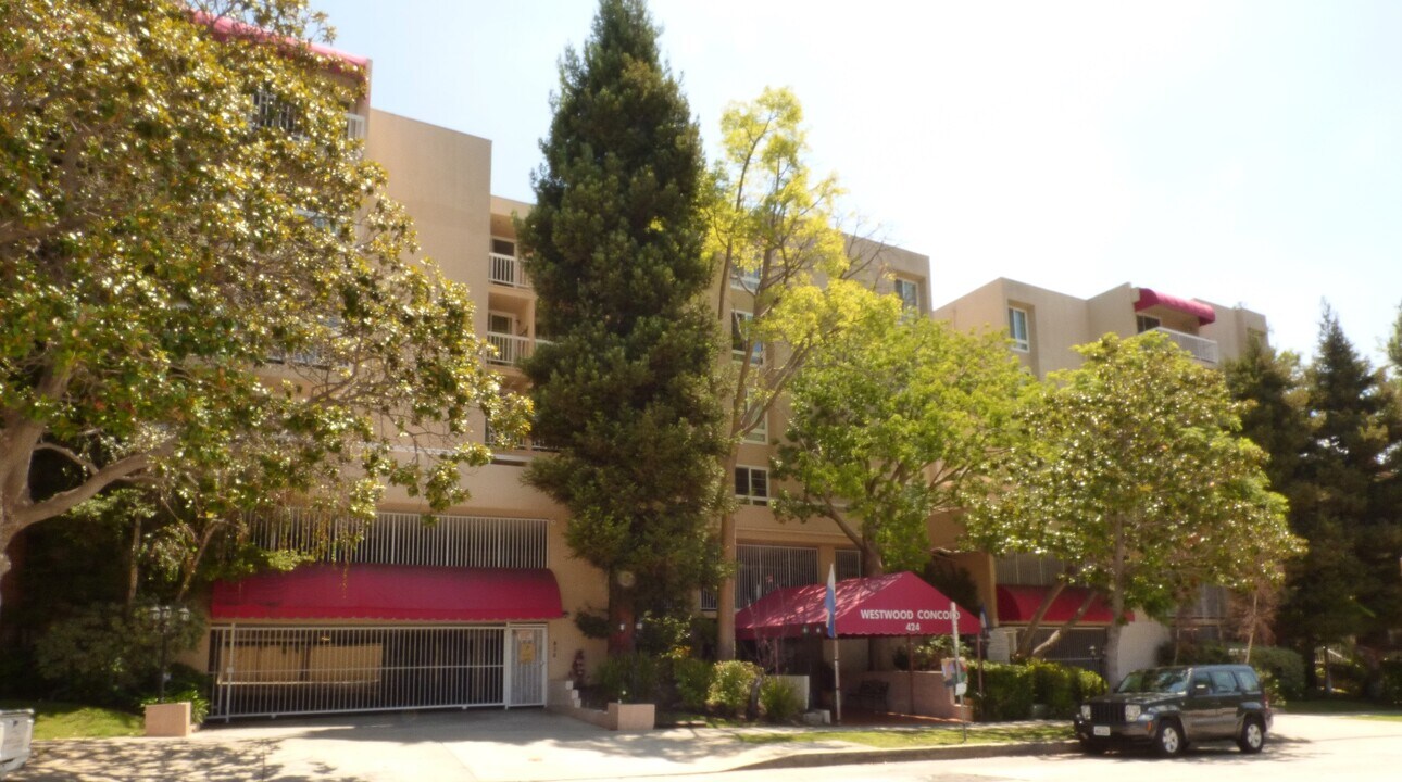 424 Veteran Ave in Los Angeles, CA - Building Photo