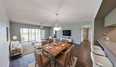 6495 Shoreline Dr, Unit 8104 in St. Petersburg, FL - Foto de edificio - Building Photo