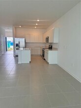 512 Hart Ln in Dundee, FL - Building Photo - Building Photo