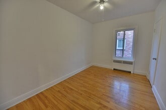 973 Rue Tait in St. Laurent, QC - Building Photo - Building Photo