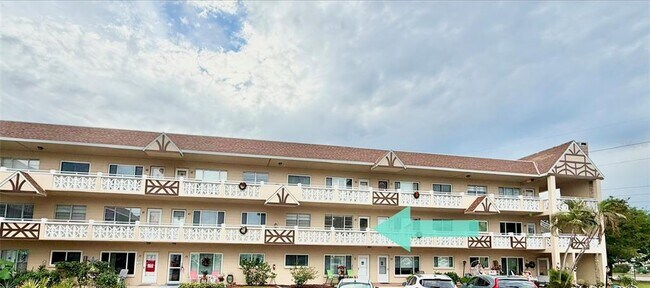 2311 Brisbane St in Clearwater, FL - Foto de edificio - Building Photo