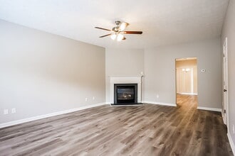 444 Village Bluff Dr in Lawrenceville, GA - Building Photo - Building Photo