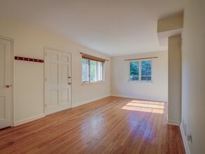 9011 Lindale Dr in Bethesda, MD - Building Photo - Building Photo