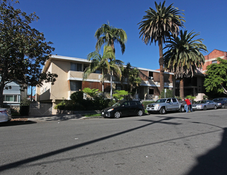 1821 N Alexandria Ave in Los Angeles, CA - Building Photo