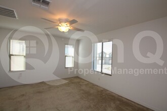 5831 W Encinas Ln in Phoenix, AZ - Building Photo - Building Photo