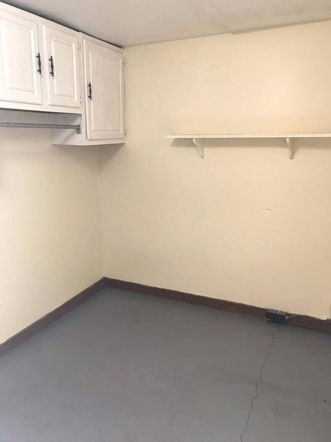 property at 154 S 6th St