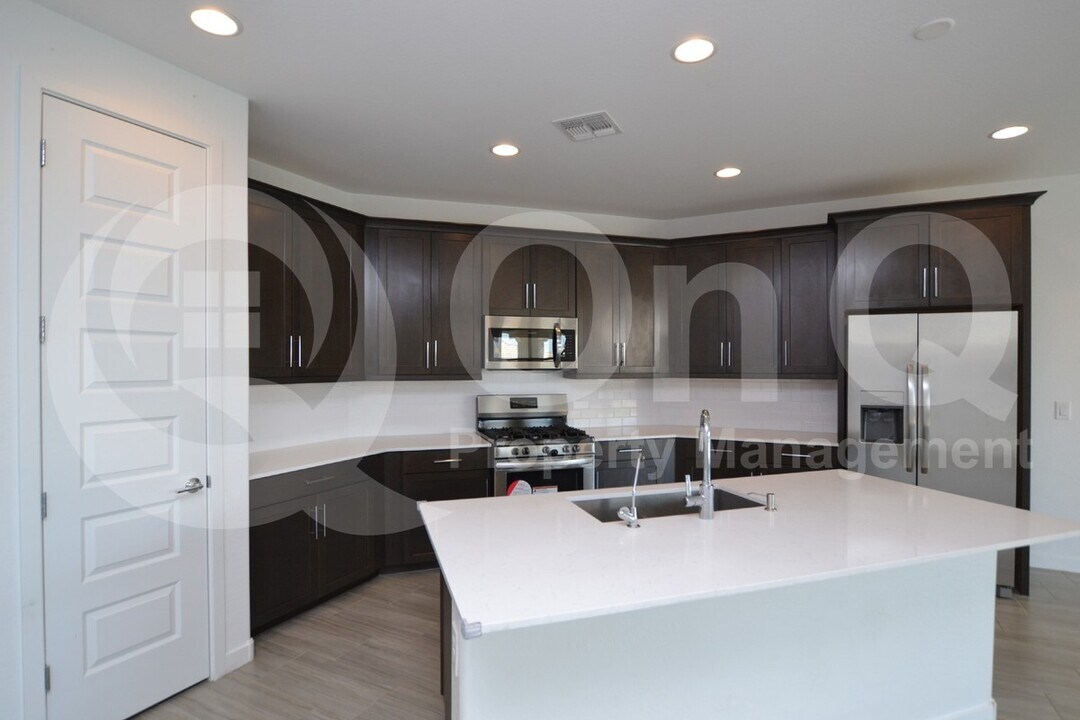 9213 W Glenrosa Ave in Phoenix, AZ - Building Photo